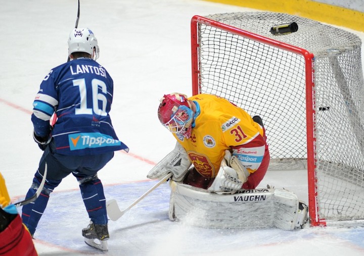 Po skvelej sezóne opustil Nitru a vydal sa do zámoria